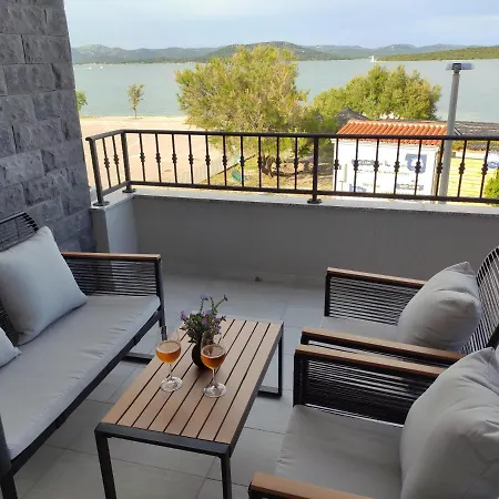 Sara 2 Apartamento Betina (Sibenik-Knin)