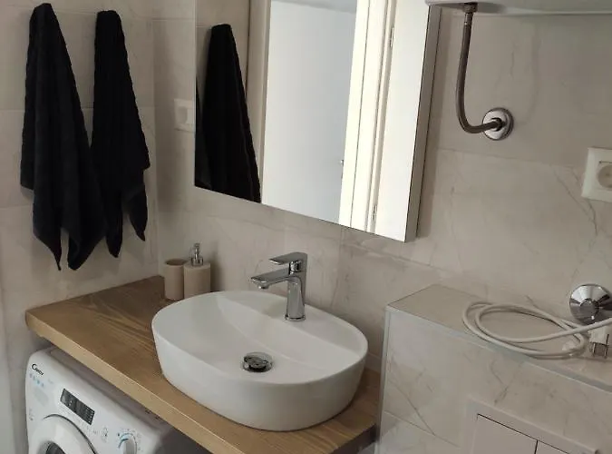 Sara 2 * Betina (Sibenik-Knin)